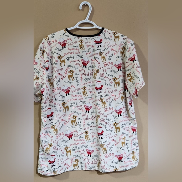 Women's Rudolph the Red Nose Reindeer Scrub Top Christmas Sz M  2 Pockets - Picture 3 of 11